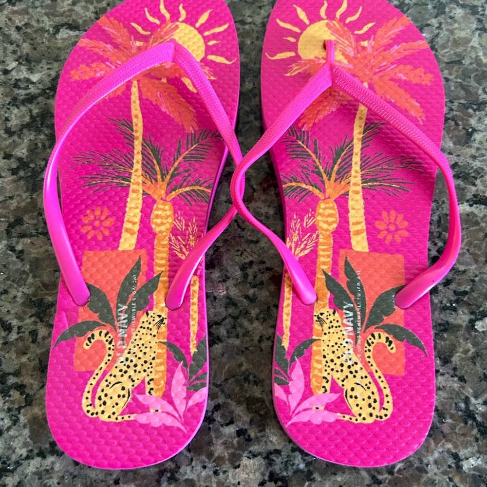 Old Navy Pink Tropical Sandals size 9 only worn once